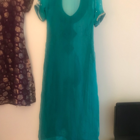 Pakistani party wear - Picture 2 of 2